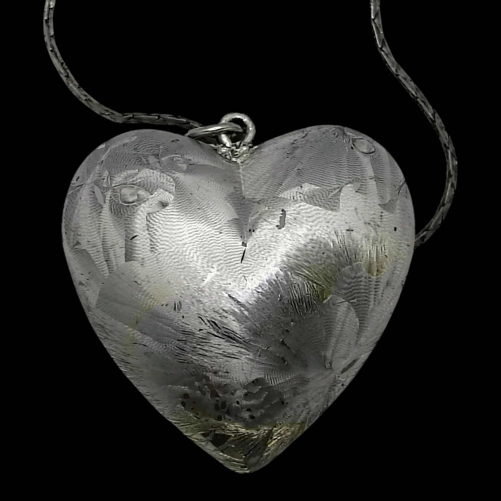 Vintage Heart Pendant Necklace Silver Tone Womens - Picture 4 of 14